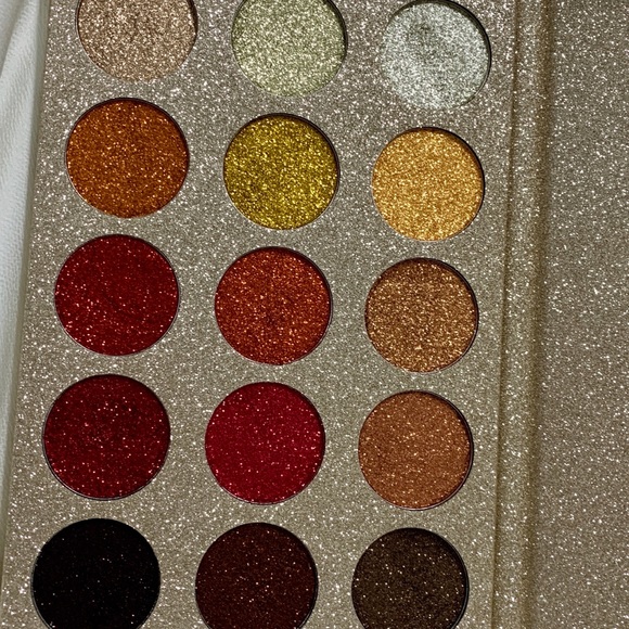 Kara Beauty Professional Eyeshadow Palette. New - Picture 2 of 3